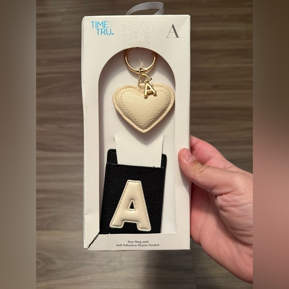 Time and Tru Cream Heart Key Chain and Black Self Adhesive Phone Pocket-NWT